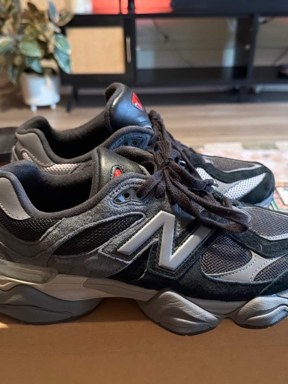New Balance Men's Black and Gray Sneakers